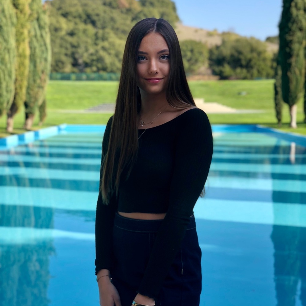 Meet your Posher, Mia